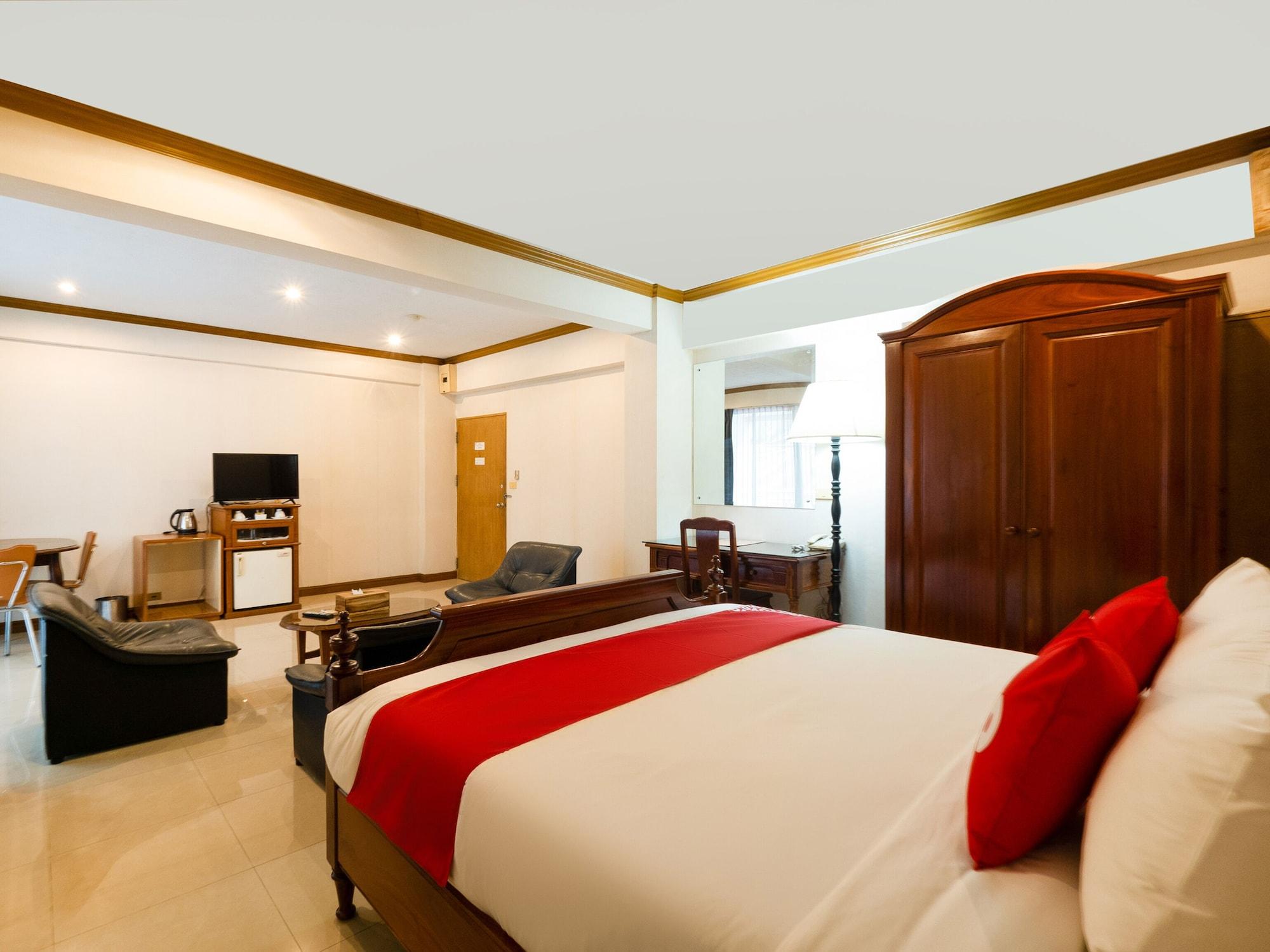 12Pm Bangkok Hotel Bagian luar foto