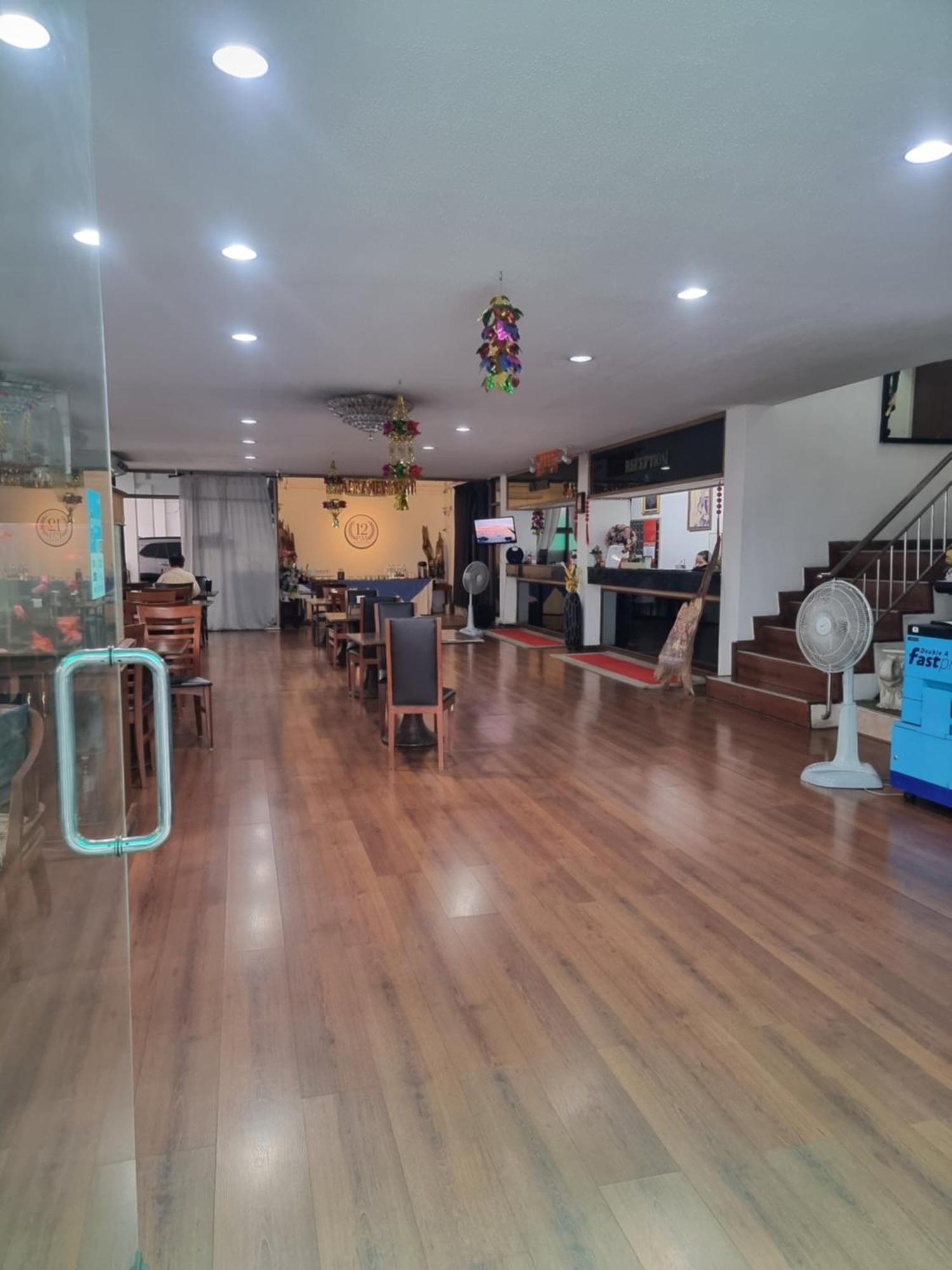 12Pm Bangkok Hotel Bagian luar foto