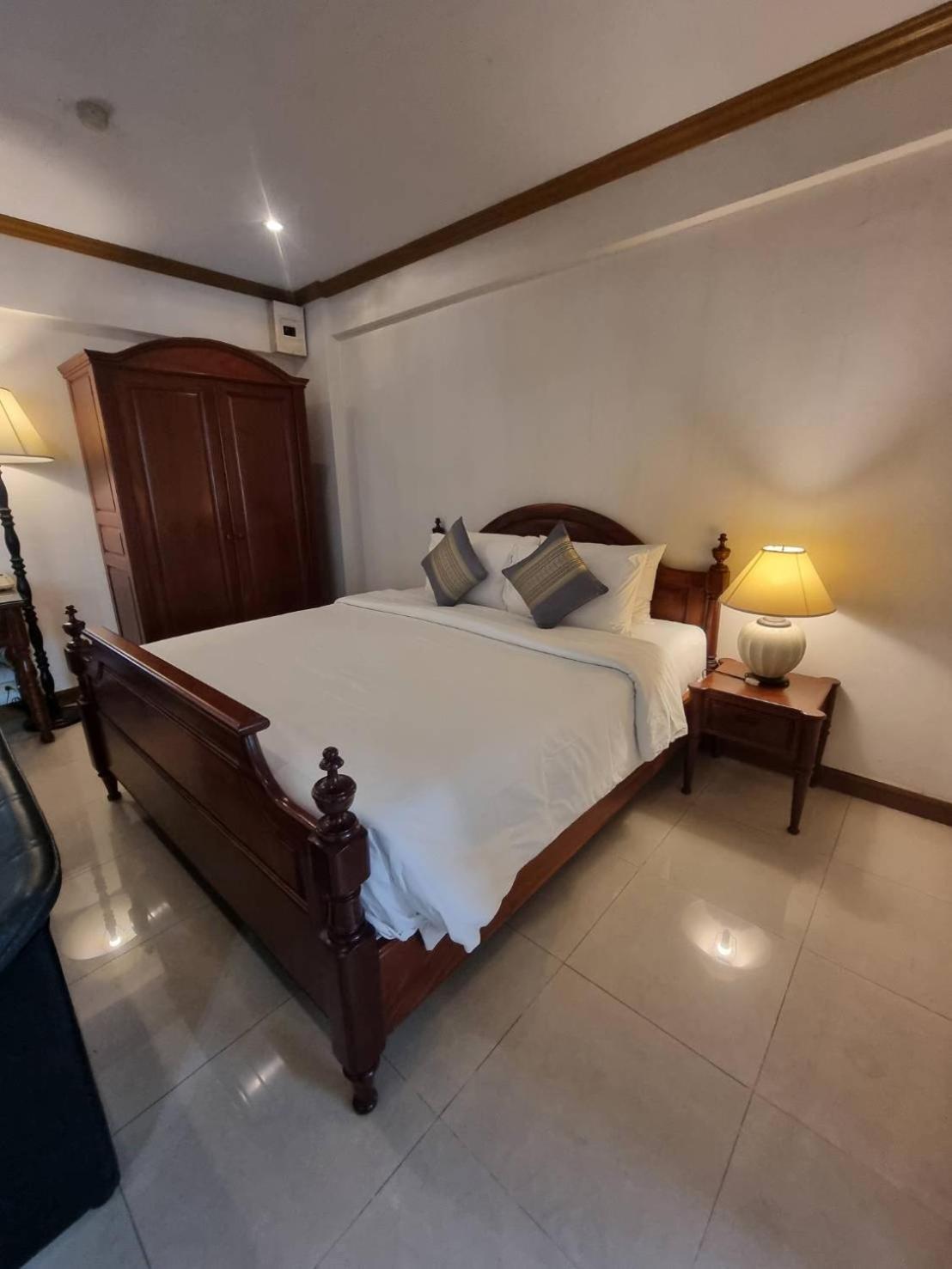 12Pm Bangkok Hotel Bagian luar foto